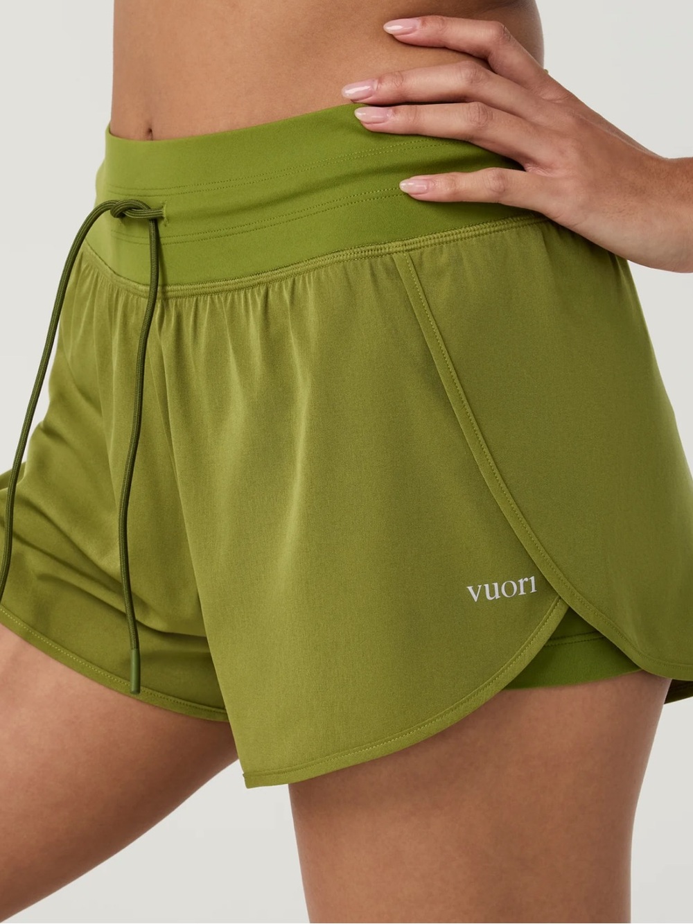 Vuori Daily Speed Short 2.5" Meadow NEW